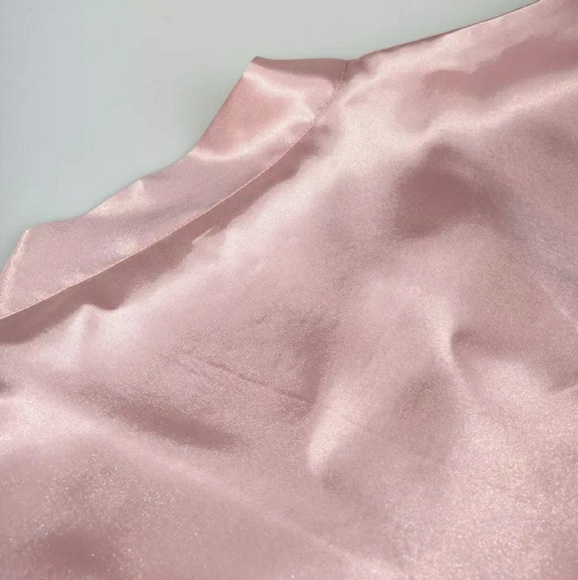 Lingerie - Picture 2 of 5